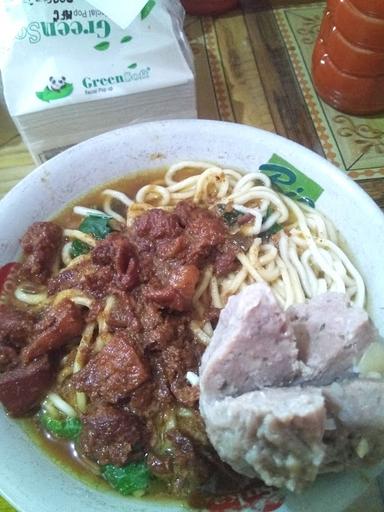 WARUNG MAKAN NYAMPLENG