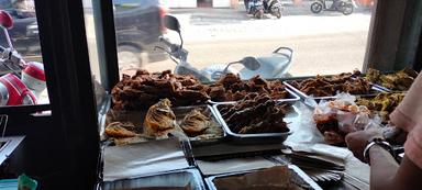 SAUNG TETEH AYAM & GURAME BAKAR BANDUNG