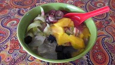 FRUIT JUICE & SOP KHAS ACEH