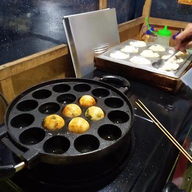 TAKOYAKI NGEMIL NYOOK..