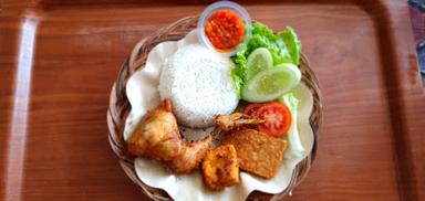 WARUNG NASI LAHAP