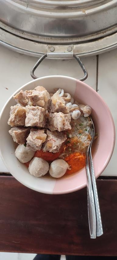 BAKSO & MIE AYAM PAK MIN CIANJUR