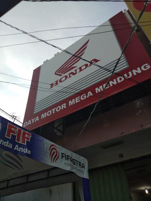 MARTABAK TELOR SPESIAL(A UJANG)DEPAN BENGKEL MOTOR HONDA