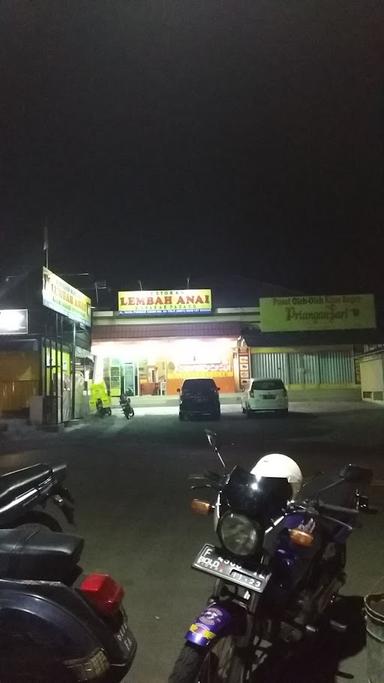 RUMAH MAKAN LEMBAH ANAI