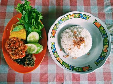 WARUNG SOTO HIDAYAH CIAWI