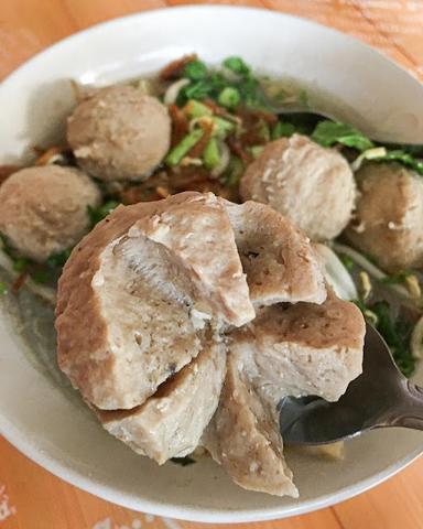 KEDAI BAKSO SIMPANG TIGA