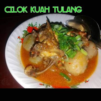 WARUNG BASO DAN SEBLAK KERONGKONGAN TEH LINAH