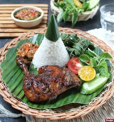 AYAM BAKAR MAMAH AMAR