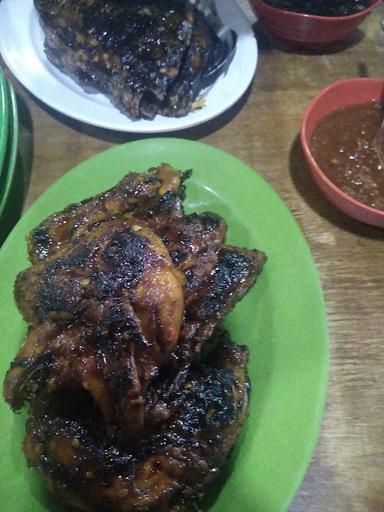 IKAN DAN AYAM BAKAR KANG YANA (CABANG 2 LABORA)