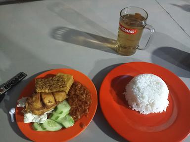 PECEL LELE BAYONG SEWU