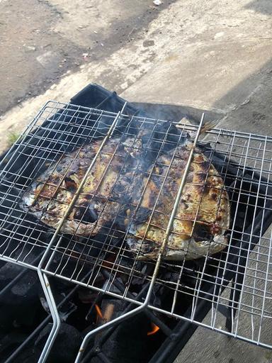 WARUNG FORMOSA IKAN DAN CUMI BAKAR