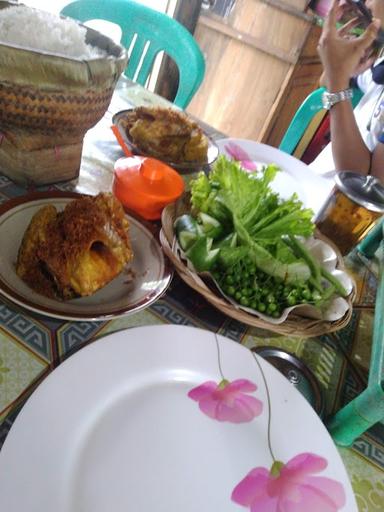 AYAM GORENG GAWIR