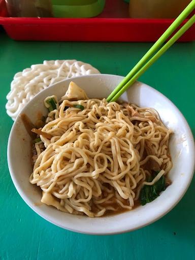 MIE AYAM JAMUR MUTIARA