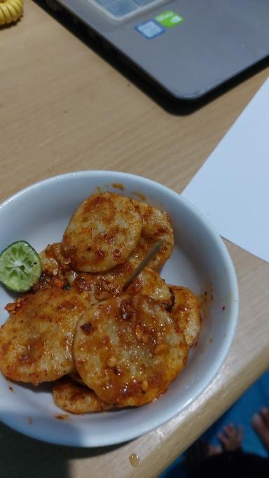 SOTO AYAM CEKER DAN SERBA PEPES