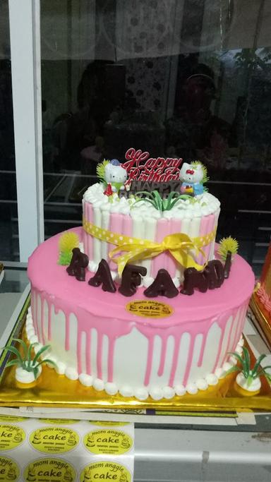 MOM ANGGI CAKE