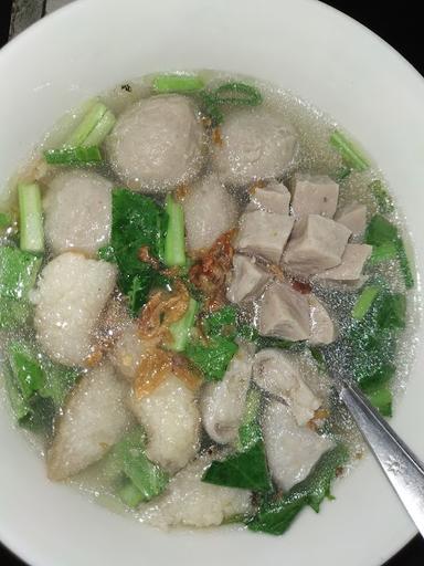 MIE AYAM DAN BAKSO BAROKAH SELVI