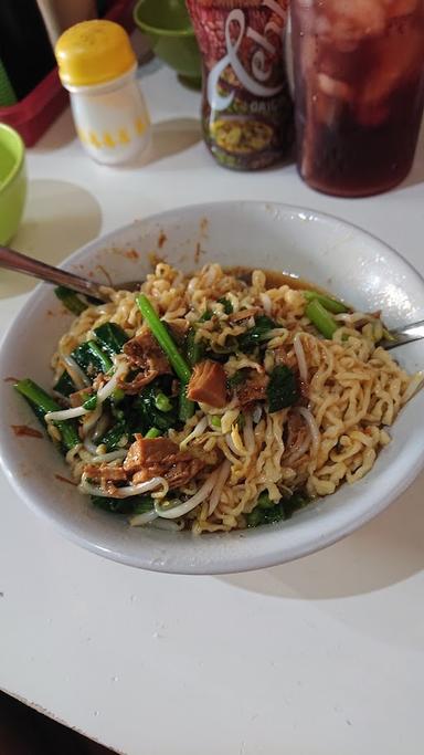 MIE AYAM KERITING & BAKSO KANGJAJA DAN TEH JUJU