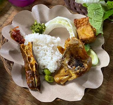 WARUNG NASI NEGLA AYAM KAMPUNG