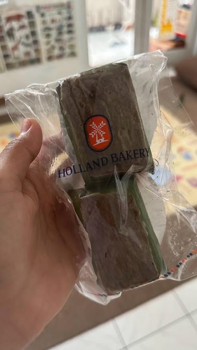 HOLLAND BAKERY SURAPATI BANDUNG