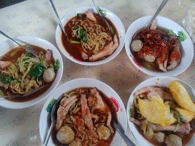 BAKSO CEKER SEKEMIRUNG