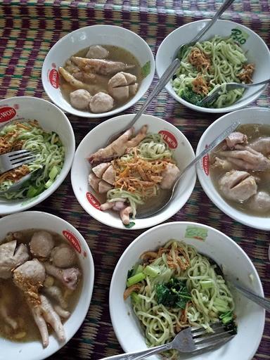 BAKSO CEKER SEKEMIRUNG