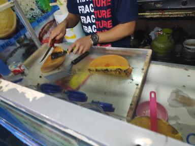 MARTABAK LEGIT GROUP CIKUTRA