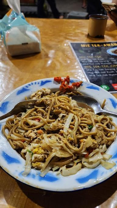 MIE TEK TEK ANGLO AWAN