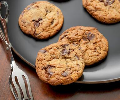 ROOSTER CAKE AND COOKIES