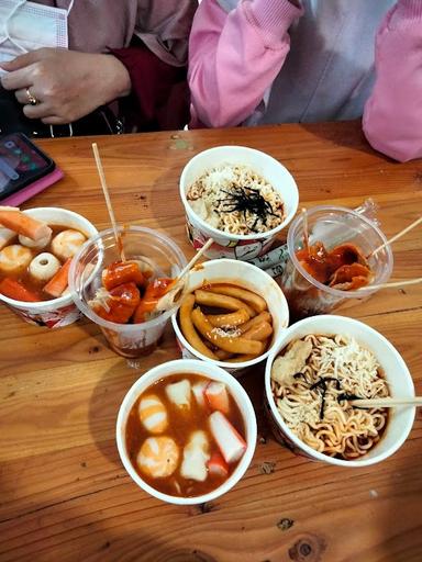 SPICYWON KOREAN STREET FOOD HALAL CIKUTRA