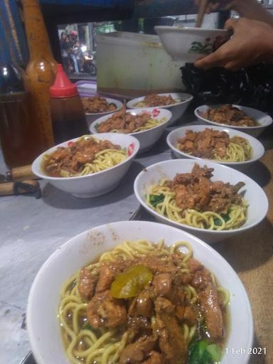 MIE AYAM BAKSO MBAH ALI