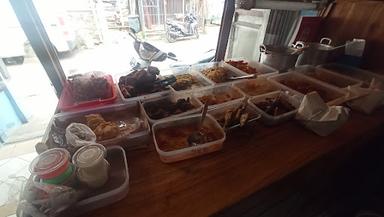 WARUNG NASI LOTEK GR