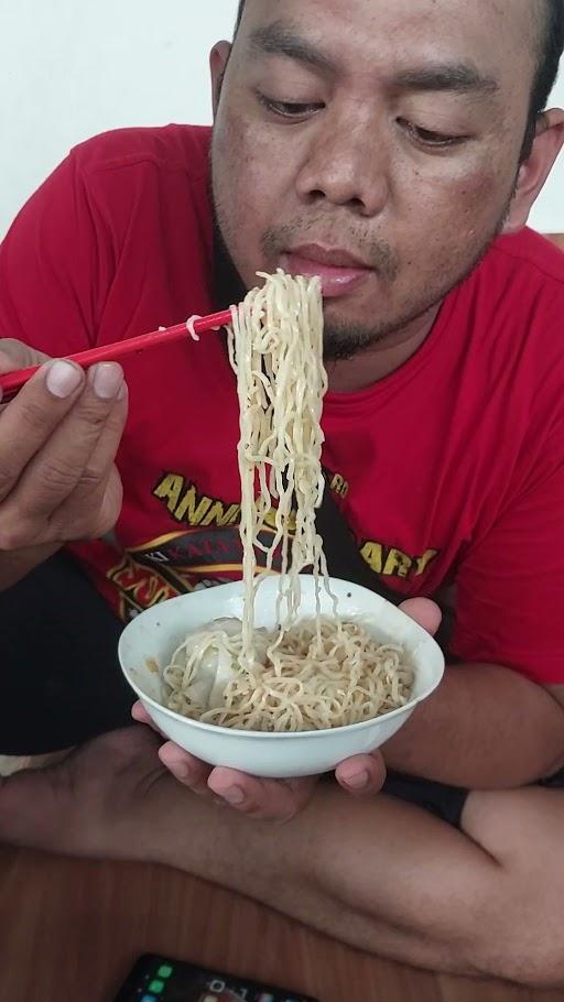 TENTANG ACI ( MIE YAMIN DAN BASO CIRAWANG TULANG RANGU)