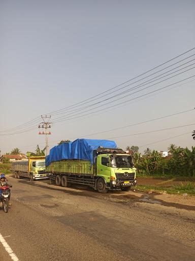 WARUNG NASI YAMAN