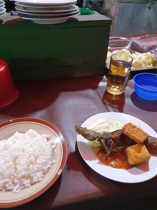 WARUNG PECEL LELE LAMONGAN