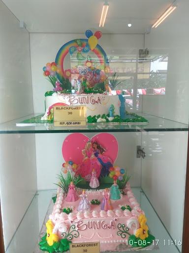 FLOWERS BAKERY & CAKE