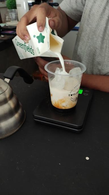 TWOLOGI KOPI