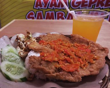 AYAM GEPREK BANG IPUNG NANGGEWER