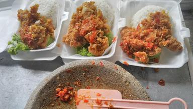 AYAM GEPREK & SOTO AYAM SOEMANTO