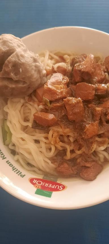 MIE AYAM BAKSO WAHYU MANTEP GROUP PAKANSARI