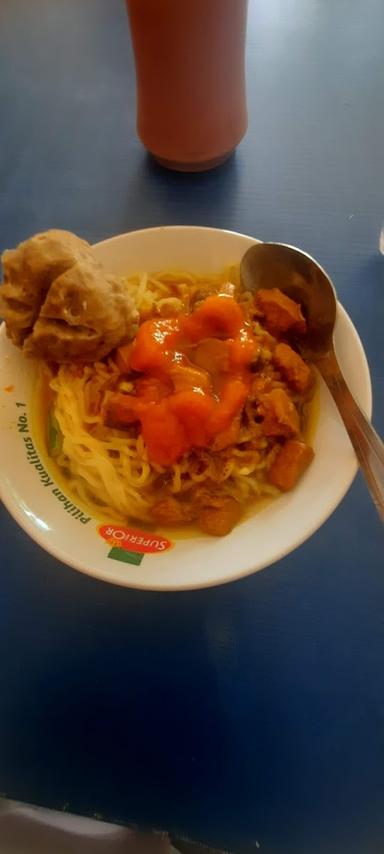 MIE AYAM BAKSO WAHYU MANTEP GROUP PAKANSARI