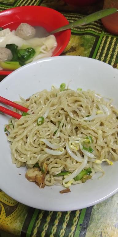 MIE AYAM YOYO CIKARET