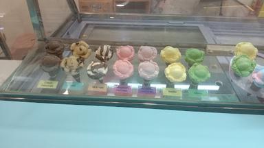 PIKA PIKU ICE CREAM CIBINONG CITY MALL