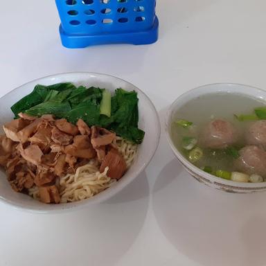 PONDOK AYU & MIE AYAM BABEH