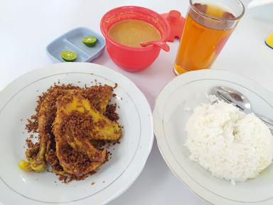 RUMAH MAKAN SEDERHANA ASLI LAKSA CIBINONG