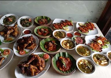 RUMAH MAKAN MANG KABAYAN