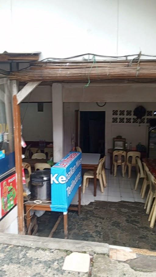 RUMAH MAKAN SIMPANG TIGO