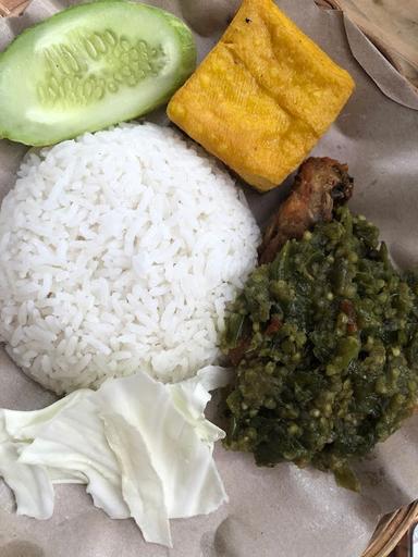 SAMBAL IJO DIJAUHKAN DARI SETAN