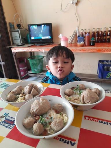 WARUNG BAKSO KADUNG TRESNO