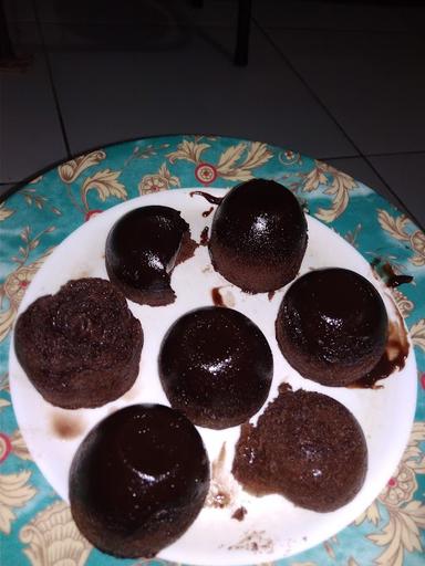 BROWNIES LUMER DAN SALAD BUAH TEH HANI