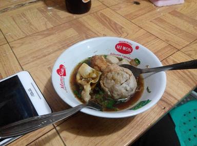 MIE BAKSO MERENAH